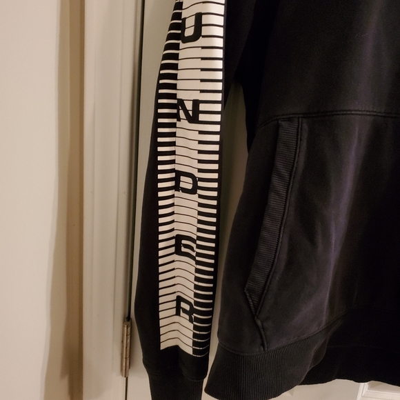 Under Armour hooded sweatshirt w/ sleeve prints - Picture 2 of 5